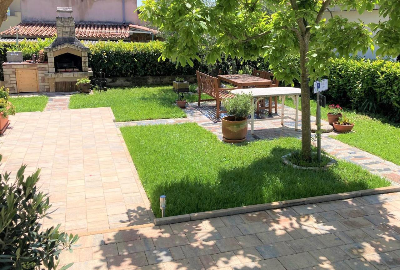 Apartments Lirio Umag Exterior foto